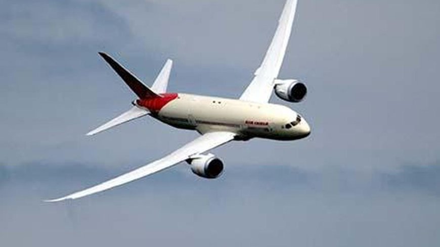 What made Boeing 787s popular – and later a cause for concern