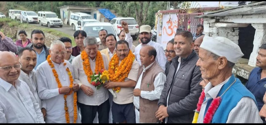 भाजपा को झटका: पूर्व भाजपा नेता के जनसंपर्क अधिकारी सुरेश भट्ट कांग्रेस में हुए शामिल, दर्जनों समर्थक भी जुड़े