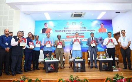 उत्तराखंड: सीएम धामी ने किया इसरो की प्रकाशित पुस्तक का विमोचन