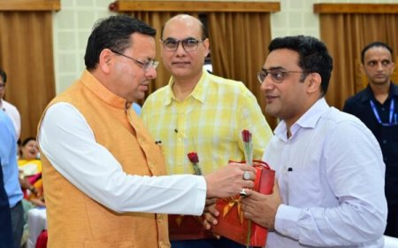 श्री महंत इंदिरेश अस्पताल के वरिष्ठ काॅर्डियोलाॅजिस्ट डाॅ. साहिल महाजन को मुख्यमंत्री धामी ने किया सम्मानित