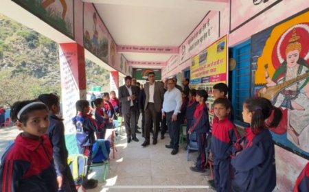 देहरादून : सरकारी स्कूलों में शिक्षा और स्वास्थ्य पर डीएम सविन बसंल का विशेष फोकस, अब स्टील के बर्तनों में बनेगा मध्याह्न भोजन, जिला योजना विशेष फंड से 89 लाख जारी