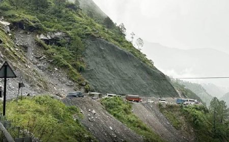 पहाड़ में बारिश का कहर जारी, आज 4 जिलों के लिए ऑरेंज अलर्ट, प्रदेशभर में 50 सड़कें बाधित