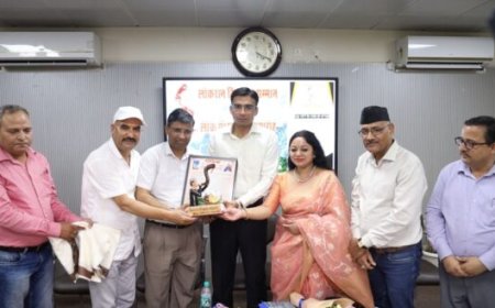 देहरादून डीएम सविन बंसल को “लोकरत्न हिमालय सम्मान” से किया गया सम्मानित, असाधारण कार्यों और उत्कृष्ट कार्यशैली का मिला प्रतिफल