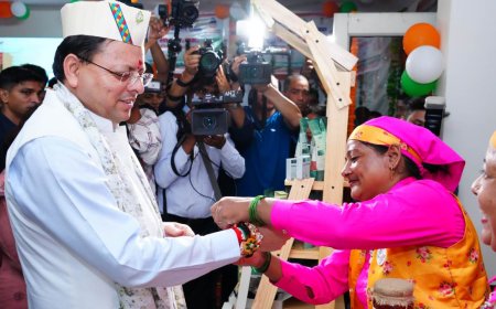 मुख्यमंत्री सशक्त बहना उत्सव योजना का सीएम धामी ने किया शुभारंभ, महिलाओं ने सीएम को बांधी राखी