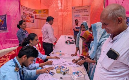 वित्तीय समावेशन की दिशा में एक महत्वपूर्ण कदम : एसबीआई ने तांशीपुर में आयोजित किया संतृप्ति शिविर, ग्रामीणों को मिला योजनाओं का लाभ