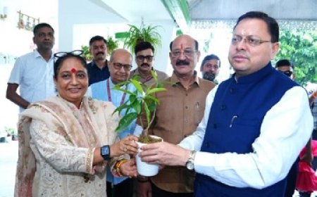 मुख्यमंत्री धामी ने विधानसभा अध्यक्ष से शिष्टाचार भेंट की विधानसभा सत्र की तैयारियों को लेकर चर्चा की