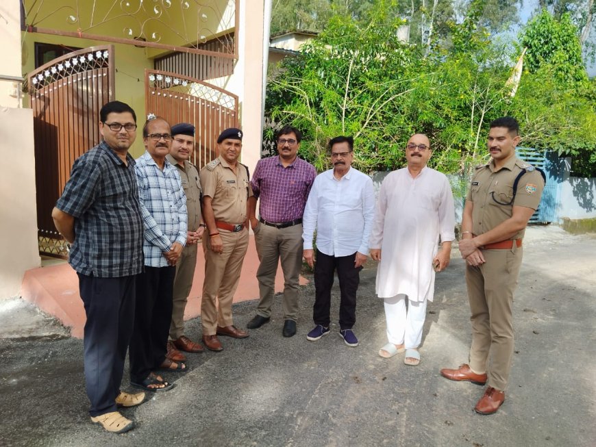 देहरादून पुलिस ने शुरू की वरिष्ठ नागरिकों से संवाद की अभिनव पहल : द्रोण वाटिका कालोनी में सीओ मसूरी व इंस्पेक्टर राजपुर ने जाना हालचाल