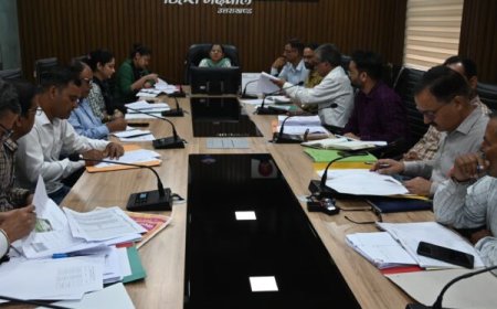 प्राथमिकता के आधार पर की जाए प्राकृतिक आपदा से क्षतिग्रस्त विद्यालयों की मरम्मत – डीएम नितिका खण्डेलवाल