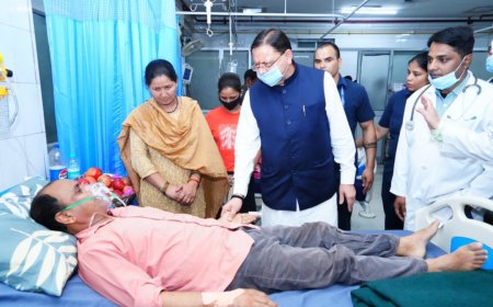 मुख्यमंत्री श्री पुष्कर सिंह धामी ने दून अस्पताल में भर्ती वरिष्ठ पत्रकार श्री मोहन भुलानी का हालचाल जाना