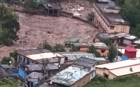 उत्तराखंड में फिर तबाही! चमोली में फटा बादल, दर्जन मकान जमींदोज, कई लोग लापता