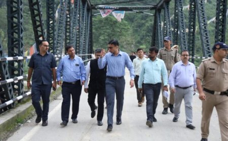 अतिवृष्टि से क्षतिग्रस्त पुल की जगह दो दिन में बना वैली ब्रिज, सीएम के निर्देशानुसार डीएम व एसएसपी ने मसूरी सड़क व वैली ब्रिज के सेफ्टी ऑडिट के उपरांत ही संचालित कराया देहरादून मसूरी आवागमन