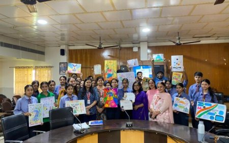 श्री गुरु राम राय विश्वविद्यालय में NEP 2020 पर रचनात्मक पोस्टर प्रतियोगिता का सफल आयोजन, छात्रों ने दिखाया सृजनात्मकता और जागरूकता का अद्भुत संगम!