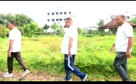 सेवा पखवाड़ा के अंतर्गत श्रीदेव सुमन नगर मंडल द्वारा आयोजित स्वच्छता अभियान कार्यक्रम में प्रतिभाग करते कैबिनेट मंत्री गणेश जोशी