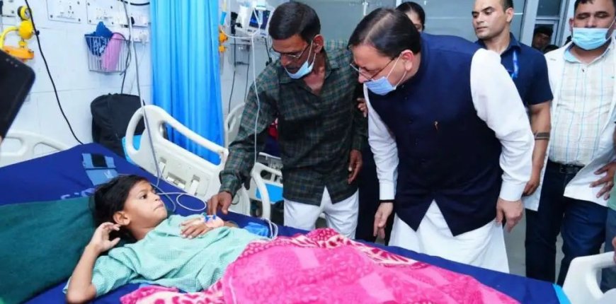 CM धामी ने दून मेडिकल कॉलेज का किया निरीक्षण, मरीजों से जाना हाल