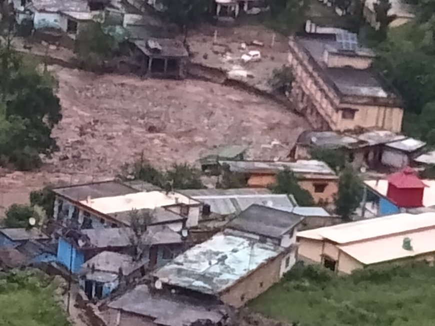 उत्तराखंड में फिर तबाही! चमोली में फटा बादल, दर्जन मकान जमींदोज, कई लोग लापता