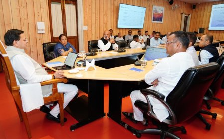 हल्द्वानी में खेल विश्वविद्यालय और लोहाघाट में महिला स्पोर्ट्स कॉलेज की कार्यवाही में तेजी लाई जाए।