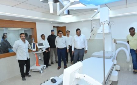 सचिव स्वास्थ्य डॉ. आर राजेश कुमार ने श्रीनगर मेडिकल कॉलेज का किया औचक निरीक्षण, कहा – मरीजों को मिलें बेहतर और समयबद्ध चिकित्सा सेवाएं, बच्चों के स्वास्थ्य को लेकर किसी भी प्रकार की लापरवाही नहीं करेंगे बर्दाश्त