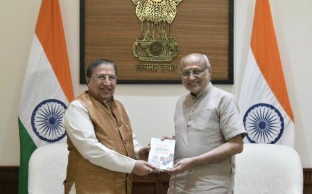 सांसद डा नरेश बंसल ने उपराष्ट्रपति सी.पी.राधाकृष्णन को दीं दीपावली की शुभकामनाएं : स्वलिखित पुस्तक ‘अमृतकालम’ की भेंट