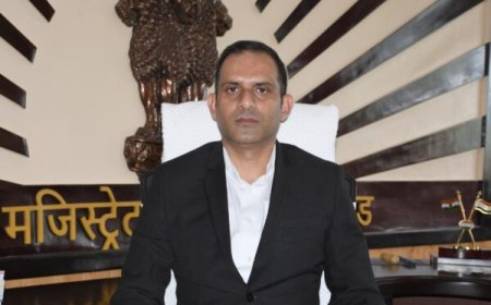 डीएम आशीष भटगांई ने जनपदवासियों को दी दीपावली की बधाई एवं हार्दिक शुभकामनाएं