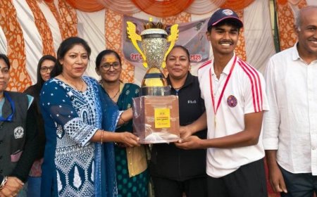 सैंट थैरेसा श्रीनगर ने जीती क्रिकेट की ट्राफी