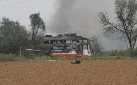 जयपुर के टोडी गांव में मजदूरों से भरी बस में दौड़ा 11 हजार वोल्ट का करंट, आग लगने से 2 की मौत; कई लोग झुलसे