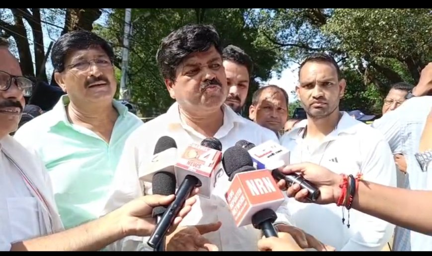 पेपर लीक मामले में कांग्रेस ने किया सीएम आवास कूच