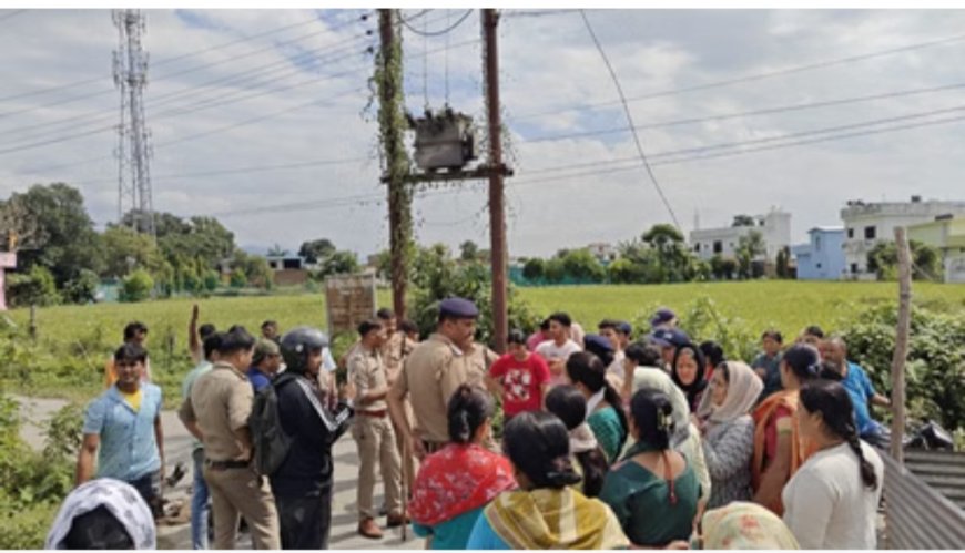 Uttarakhand News: हाइटेंशन लाइन बिछाने पर भड़का विरोध, महिलाओं ने किया प्रदर्शन, पुलिस ने हालात संभाले