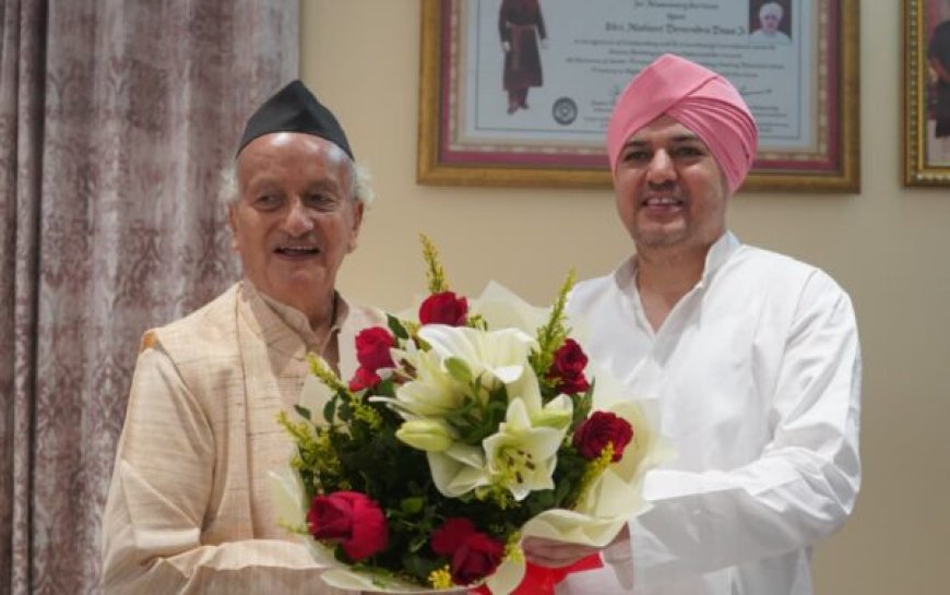 पूर्व मुख्यमंत्री उत्तराखण्ड एवं महाराष्ट्र के पूर्व गर्वनर भगत सिंह कोश्यारी ने श्री दरबार साहिब में टेका मत्था, श्रीमहंत देवेन्द्र दास जी महाराज से हुई समसामयिक विषयों पर विस्तारपूर्वक चर्चा