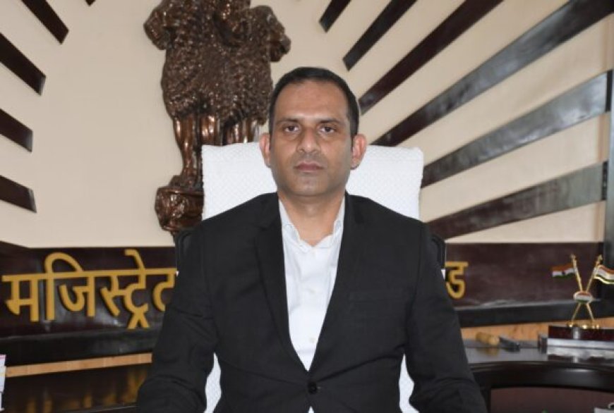 डीएम आशीष भटगांई ने जनपदवासियों को दी दीपावली की बधाई एवं हार्दिक शुभकामनाएं