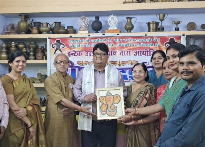 दीपों की अद्भुत दुनिया : उरई में श्रीमती संध्या पुरवार के आवास पर सजी अनोखी दीप प्रदर्शनी