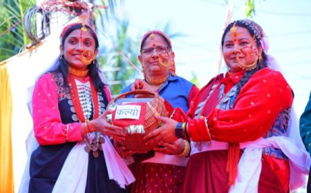 बैकुंठ चतुर्दशी मेले में डीएम स्वाति एस. भदौरिया का दिखा अलग अंदाज, पहाड़ी परिधान में आई नजर, गढ़वाली परिधान में दिया परंपरा और संस्कृति से जुड़ाव का प्रेरक संदेश