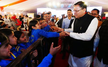 आदि गौरव महोत्सव में पहुंचे मुख्यमंत्री धामी, भगवान बिरसा मुंडा को दी श्रद्धांजलि