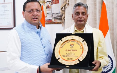 स्व. साहित्यकार शैलेश मटियानी को “उत्तराखण्ड गौरव सम्मान–2025”, CM धामी ने उनके पुत्र राकेश मटियानी को सौंपा सम्मान