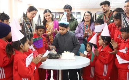 डीएम सविन बंसल के पुत्र सनव ने भिक्षावृत्ति मुक्त बच्चों संग मनाया 8वां जन्मदिन, इंटेंसिव केयर सेंटर के बच्चों के चेहरों पर लाई मुस्कान