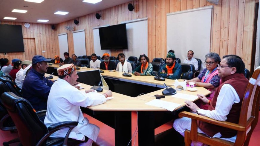 CM धामी से मिले ऑपरेशन स्वास्थ्य के पदयात्री, सीएम ने दिया चौखुटिया अस्पताल में सुविधाएं सुधारने का भरोसा