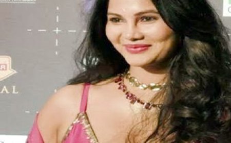 रुपाली सूरी का ग़ज़ब का रेड कार्पेट चार्म