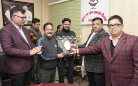 डीजी सूचना बंशीधर तिवारी जी ने इंडोर खेलों के आयोजन को सराहा : कहा कि खेल भावना जीवन को बनाती है अनुशासित