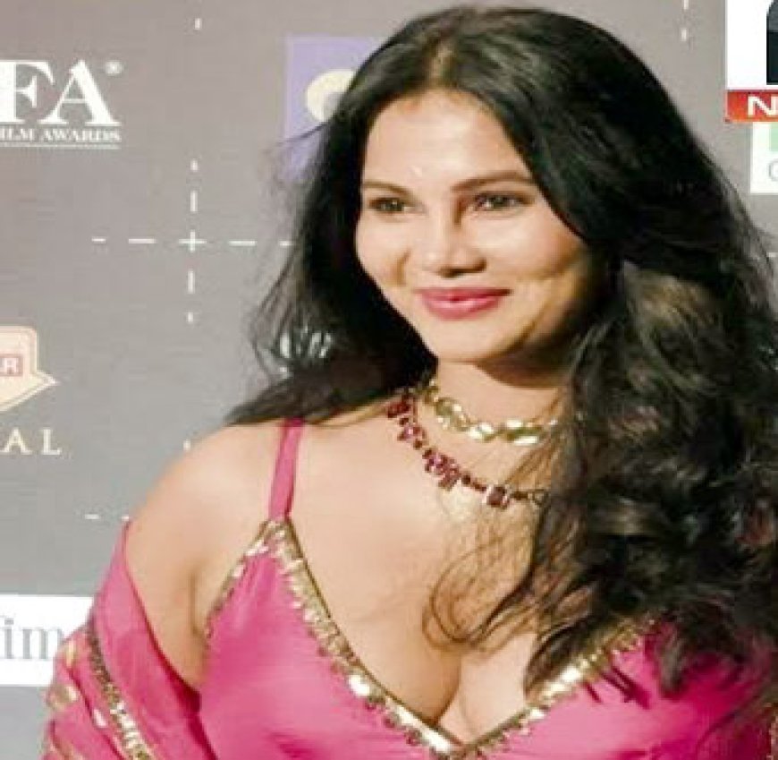 रुपाली सूरी का ग़ज़ब का रेड कार्पेट चार्म