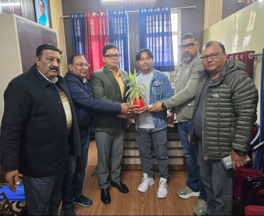 संयुक्त निदेशक डॉ नितिन उपाध्याय ने रुद्रपुर में पत्रकारों से किया संवाद : “जन-जन की सरकार, जन -जन के द्वार” योजना के संदर्भ में की विस्तृत चर्चा