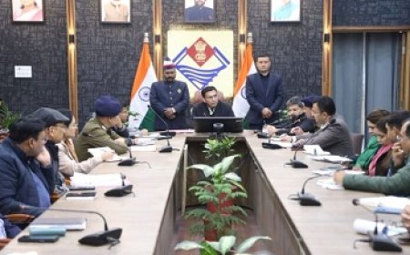 गणतंत्र दिवस समारोह की तैयारियों को लेकर ऋषिपर्णा सभागार कलेक्ट्रेट डीएम ने ली महत्वपूर्ण बैठक