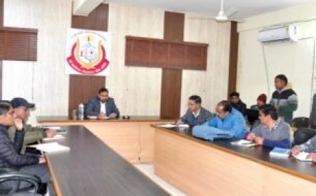 मुख्यमंत्री धामी के नेतृत्व में उत्तराखंड में रेल अवसंरचना को नई गति, पूर्ण व प्रगतिरत परियोजनाओं की समीक्षा