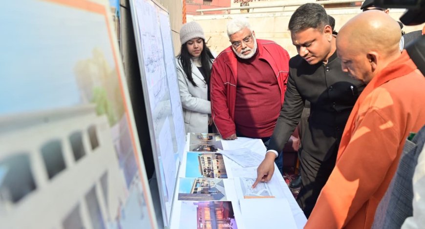 मणिकर्णिका पहुंचे सीएम योगी, निर्माण कार्यों का लिया जायजा