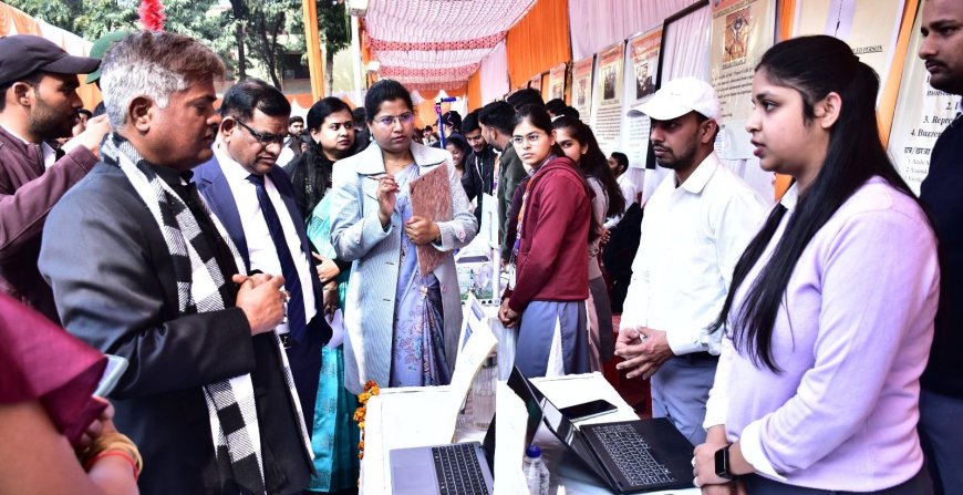 581 छात्र-छात्राओं को डिप्लोमा, 30 को मिले नियुक्ति पत्र