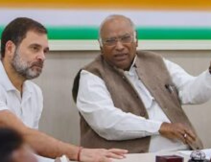 पश्चिम बंगाल में कांग्रेस गठबंधन करेगी या नहीं? राहुल-खरगे के साथ बैठक में लिया गया ये फैसला