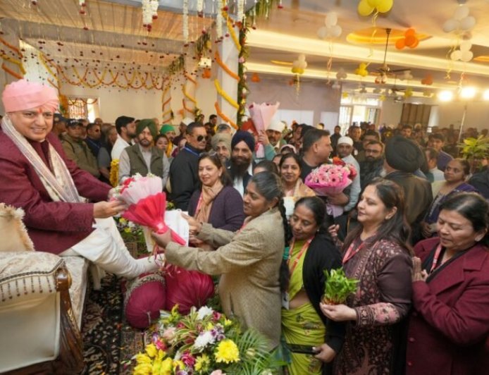 सादगी और श्रद्धाभाव से मनाया गया श्रीमहंत देवेन्द्र दास जी महाराज का प्रकटोत्सव, मुख्यमंत्री पुष्कर सिंह धामी ने फोन कर श्री महाराज जी को दी शुभकामनाएं