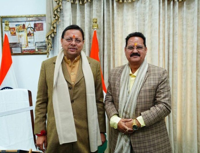 वरिष्ठ पत्रकार एवं सामाजिक कार्यकर्ता विश्वजीत सिंह नेगी ने की मुख्यमंत्री धामी से महत्वपूर्ण भेंट, यमकेश्वर विधानसभा में विकास कार्यों को मिलेगी नई गति