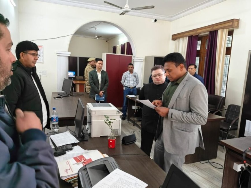 सचिव आवास डॉ. आर राजेश कुमार ने किया नगर एवं ग्राम नियोजन विभाग का औचक निरीक्षण, बायोमेट्रिक उपस्थिति एवं अनुशासन पर सख्ती