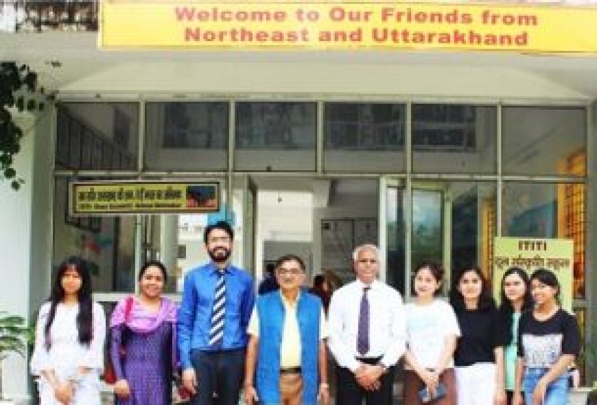 मा0 मुख्यमंत्री के निर्देशानुसार सरकारी विद्यालयों में डिजिटल एजुकेशन की दिशा में जिला प्रशासन के कदम तेज,880 एलईडी टीवी का स्टॉक हुआ तैयार