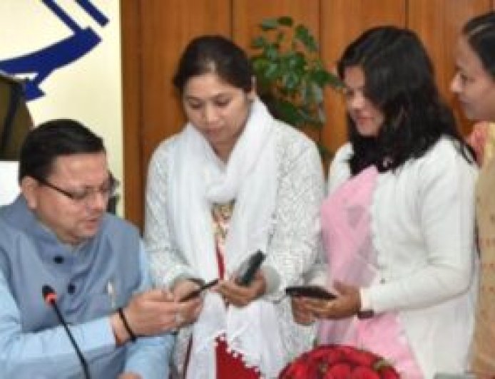 अंतर्राष्ट्रीय लेखक दिवस पर लेखक गांव में हुआ भव्य कार्यक्रम पहली बार देश और दुनिया लेखक एक मंच पर अंतर्राष्ट्रीय लेखक दिवस के अवसर पर लेखक गाँव, थानो (देहरादून) में एक भव्य एवं गरिमामय समारोह का आयोजन किया गया