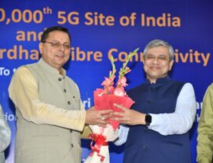 देहरादून में गैस कालाबाजारी पर प्रशासन सख्त, क्यूआरटी ने जब्त किए पांच सिलिंडर